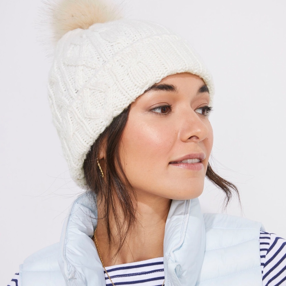Kensie white NWT chunky knit Pom hat 100% acrylic - Picture 6 of 6